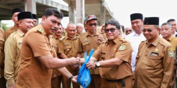 Pemkab Pidie Serahkan 1.300 Paket Meugang Ramadhan untuk Warga Kurang Mampu