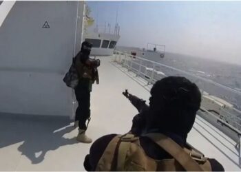 Helikopter AS Tenggelamkan 3 Kapal Houthi yang Serang Kapal Kontainer di Laut Merah, Ini Kata Maersk