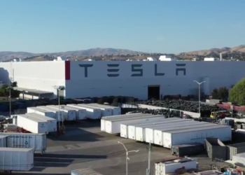 Tesla dan Volvo Berhenti Produksi Imbas Konflik di Laut Merah