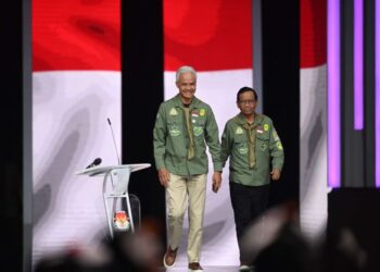 Ganjar Minta Mahfud Mundur sebagai Menko Polhukam