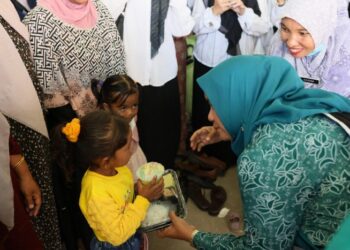 Bunda PAUD Aceh Bagikan Jajanan Sehat untuk Anak TK