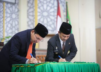 Pj Wali Kota dan DPRK Banda Aceh Teken Raqan Perubahan APBK 2024