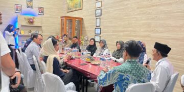 Kunjungan Tim Kementerian dan UNDP Evaluasi Penggunaan Dana Desa di Peunayong