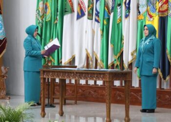 Tri Tito Karnavian Lantik Safriati Safrizal sebagai Penjabat Ketua TP PKK Aceh