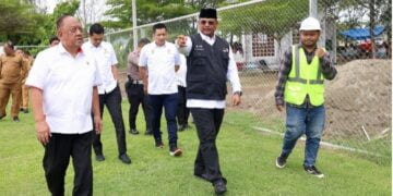 Pj Gubernur Aceh dan Ketua KONI Pusat Tinjau Lapangan Rugby Lambung untuk PON XXI