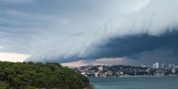 Mengungkap Awan Tsunami: Fenomena Alam yang Menakutkan