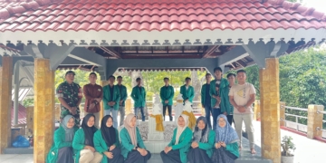 Mahasiswa STAI Tgk Chik. Pante Kulu melakukan kegiatan ziarah makam, Doa Bersama dan gotong Royong di makam pahlawan Laksamana Malahayati