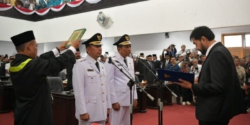 Gubernur Muzakir Manaf Resmi Lantik Sibral Malasyi dan Hasan Basri Sebagai Bupati dan Wakil Bupati Pidie Jaya