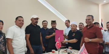 Klarifikasi Foto Viral: Muharuddin Diangkat Jadi Kepala Administrasi DPP Partai Aceh, Bukan Ketua DPR Aceh