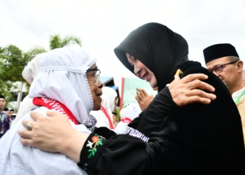 Lepas Jamaah Haji Asal Banda Aceh di Balai Kota, Ini Pesan Wali Kota Illiza