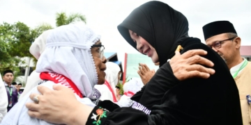 Lepas Jamaah Haji Asal Banda Aceh di Balai Kota, Ini Pesan Wali Kota Illiza