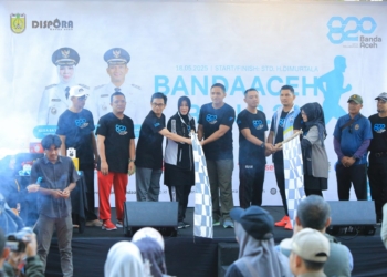 Semarak HUT Kota, Illiza Lepas Ratusan Peserta Banda Aceh Run 8,20K