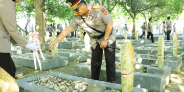 Kapolda Aceh Pimpin Ziarah dan Tabur Bunga Sambut Hari Bhayangkara ke-79