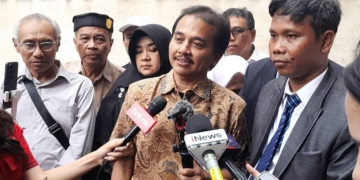 Panggilan Sidang Ijazah Jokowi ke Roy Suryo dan Rekan Dikembalikan