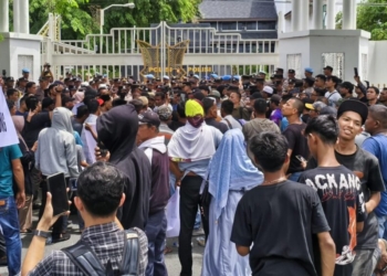 Massa Demo Tuntut Hentikan Rencana Pembangunan Batalyon Baru di Aceh