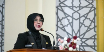 Walikota Serahkan RKUA-PPAS APBK-P Banda Aceh 2025 ke Dewan