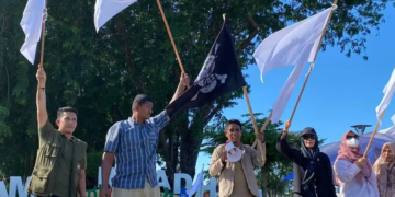 Aktivis Reformasi 98 Kibarkan Bendera Putih di Lhokseumawe, Desak Aceh Jadi Bencana Nasional