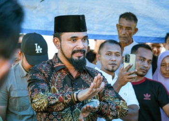 Bupati Al-Farlaky Santuni Anak Yatim dan Tinjau Huntara Banda Alam