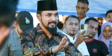 Bupati Al-Farlaky Santuni Anak Yatim dan Tinjau Huntara Banda Alam