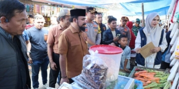 Bupati Aceh Timur Cek Stok BBM dan Harga Sembako Jelang Idul Fitri