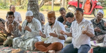 Bupati Aceh Timur Melayat 4 Pelajar Korban Tenggelam di Kuala Peudawa