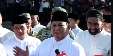 Mualem Dampingi Prabowo Salat Id di Aceh Tamiang