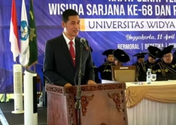 Sekda Aceh Tekankan Wirausaha dan Integritas di Wisuda UWM