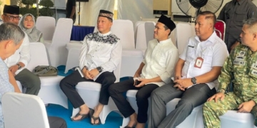 Wagub Aceh dan Mendagri Salat Jumat Bersama Korban Banjir Aceh Tamiang