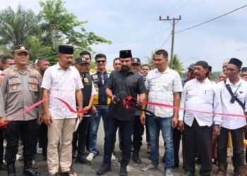 10 Tahun Rusak, Bupati Al-Farlaky Resmikan Jalan Peurulak–Leubok Peng-Peng