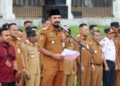 12 ASN Aceh Timur Terima Satyalencana dari Bupati Al-Farlaky