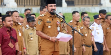 12 ASN Aceh Timur Terima Satyalencana dari Bupati Al-Farlaky