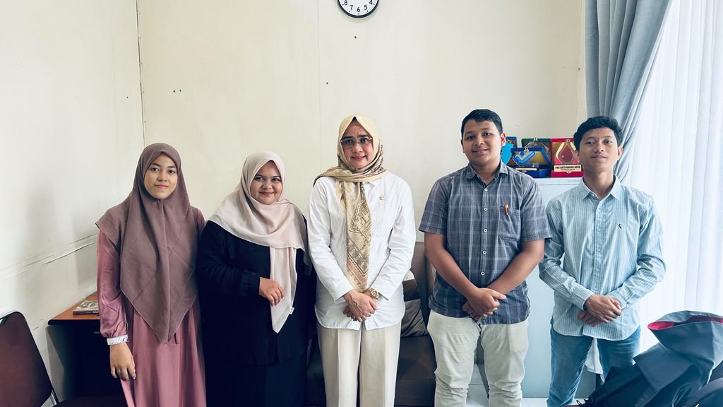 Poto bersama Pengurus Wilayah PII Aceh dengan Anggota DPD RI Darwati