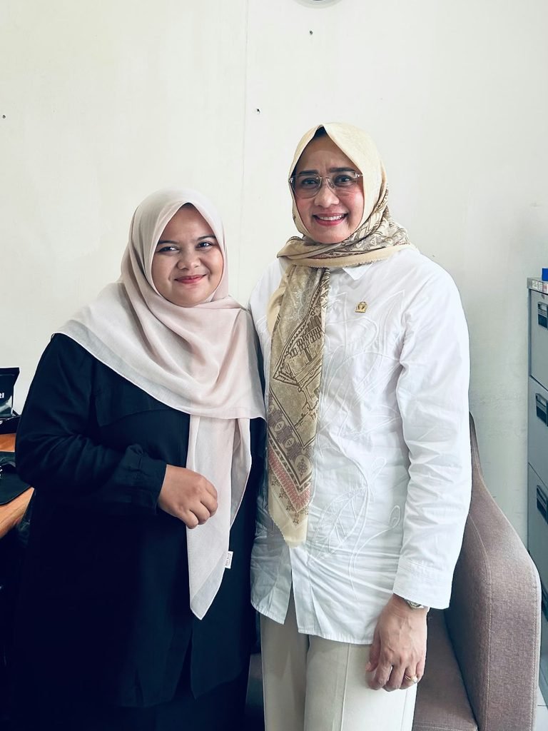 Poto Bersama Ketua I Rini Safitri dan Anggota DPD RI Darwati A. Gani