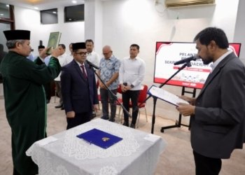 Mualem Lantik Taufik sebagai Pejabat Sekda Aceh