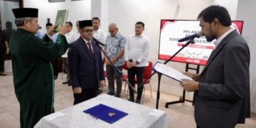 Mualem Lantik Taufik sebagai Pejabat Sekda Aceh